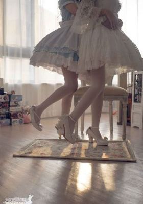一脸嫌弃的给你看胖次