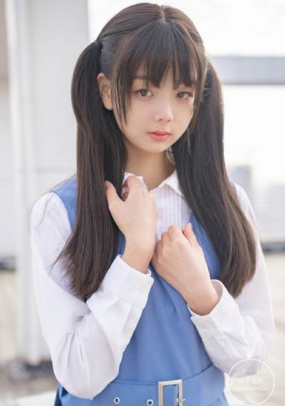胸部丰满的妈妈